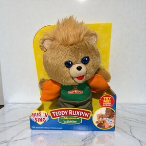 2018 Teddy Ruxpin Adventure Hug'N Sing Plush Toy Bear Sings Lets Sail Away Today